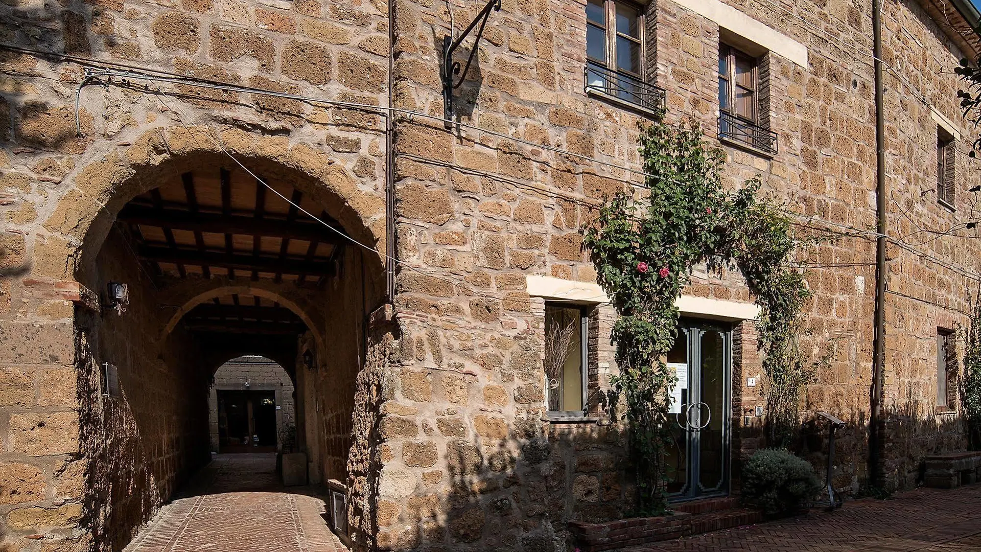 Hotel Scilla Sovana 3*,